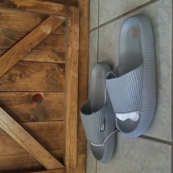 Slide Sandals - Picture 3 of 6